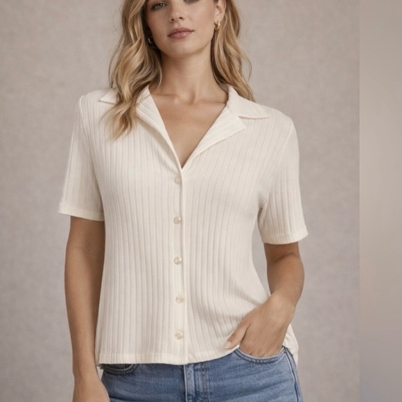 Banana Republic Tops - NWT Banana Republic Cream Ribbed Button-Down Shirt